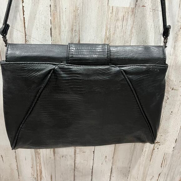 Vintage Dessiree Black Faux Leather Envelope Clutch Buckle Bag 80s Retro - Picture 3 of 9
